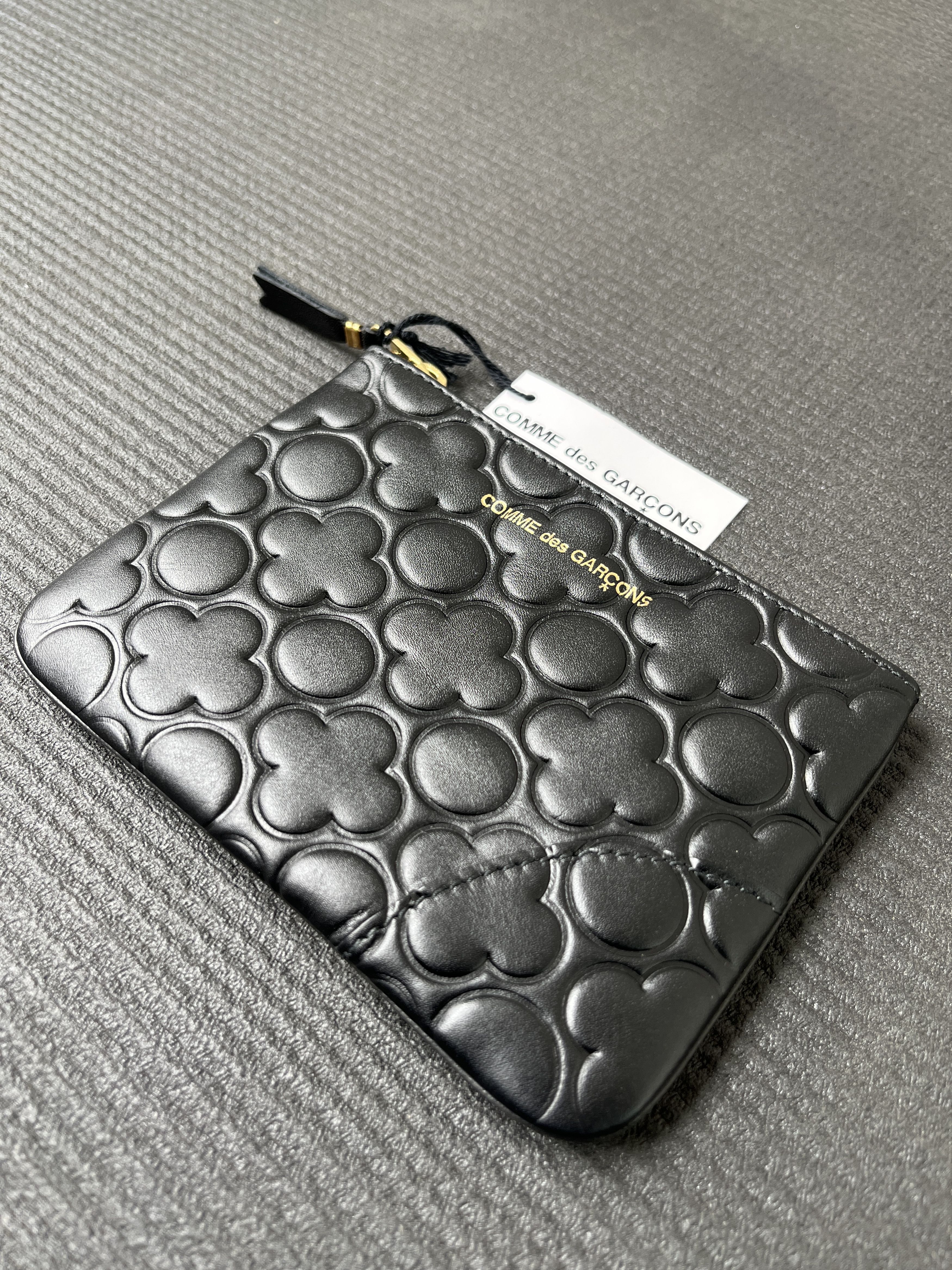 Comme des Garcons Comme des Garcons Embossed B Zip Pouch Wallet Size ONE SIZE - 2 Thumbnail