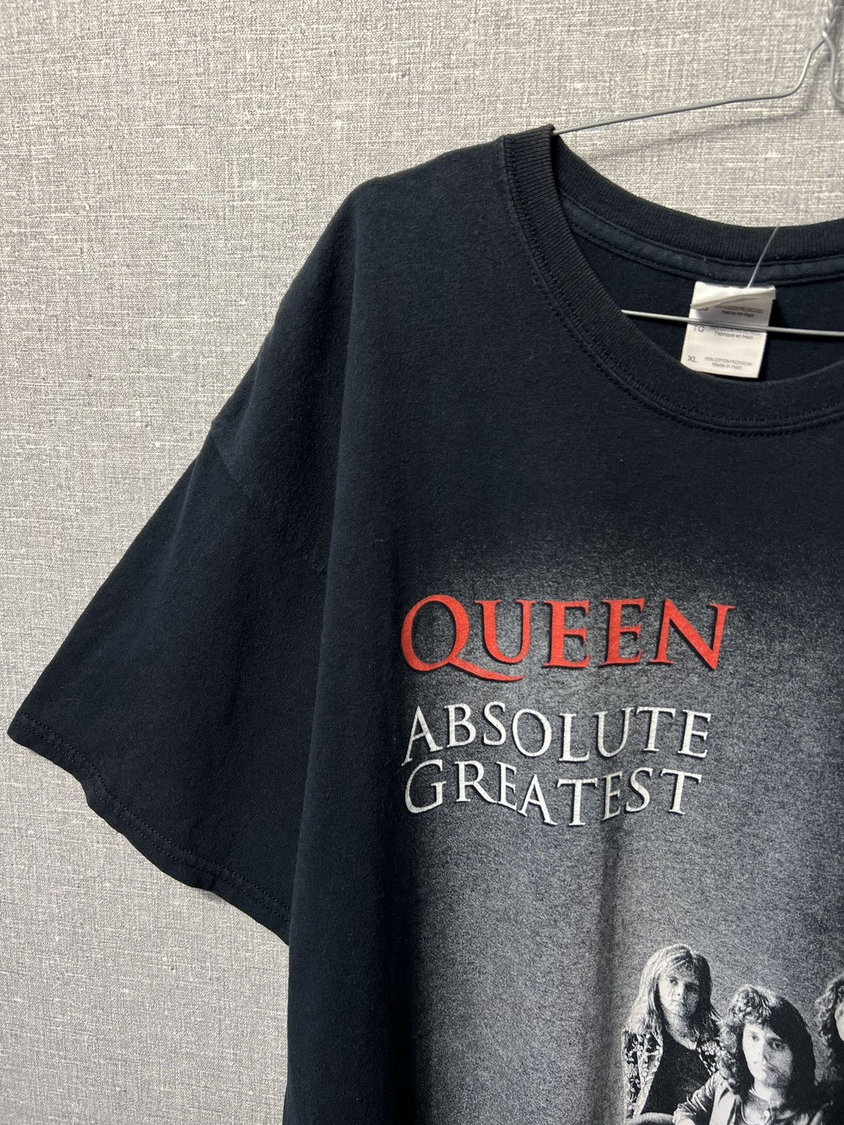 Band Tees Vintage Queen Absolute Greatest 2009 Big Logo Tee Size US XL / EU 56 / 4 - 2 Thumbnail