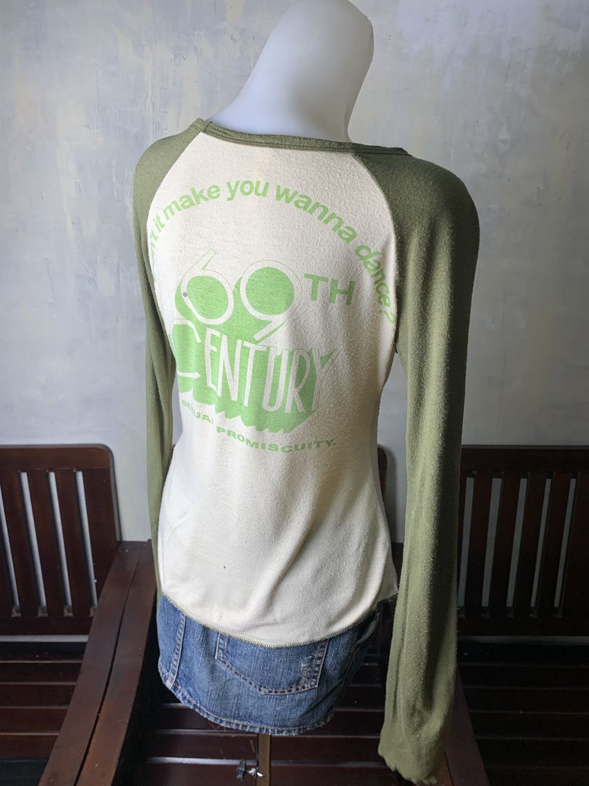 SLY Trash 2000s FREAKSLY Multicolor N*de Girl Graphic Raglan Top Size M / US 6-8 / IT 42-44 - 3 Thumbnail
