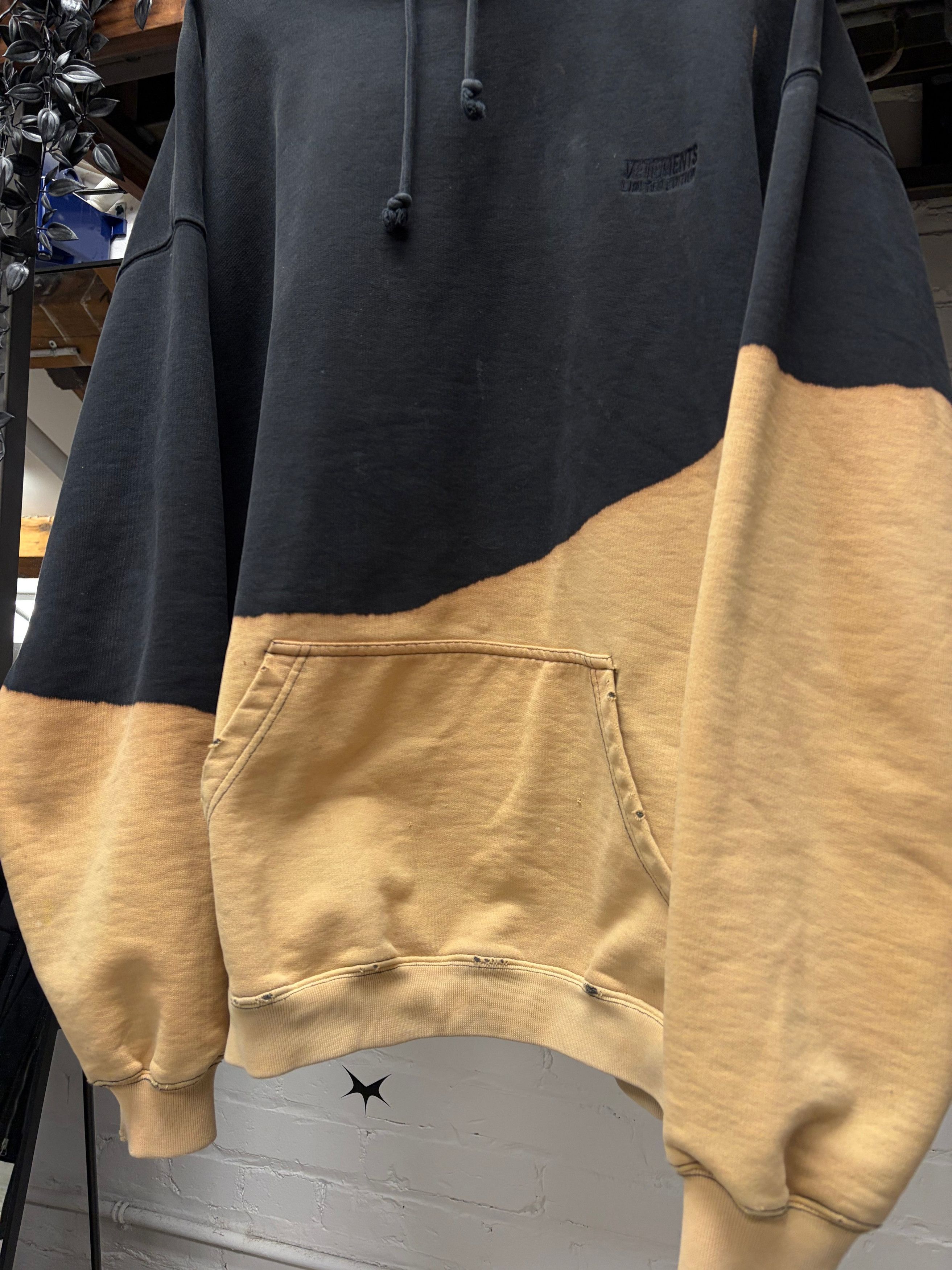 Vetements Vetements Limited Edition ‘Bleached’ Dyed Cotton Drawstring Hoodie Size US L / EU 52-54 / 3 - 2 Thumbnail