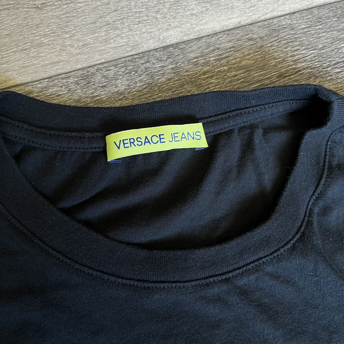 Versace Jeans Couture Versace Jeans Studded Monogram Logo T Shirt Black VJ Size US L / EU 52-54 / 3 - 7 Thumbnail