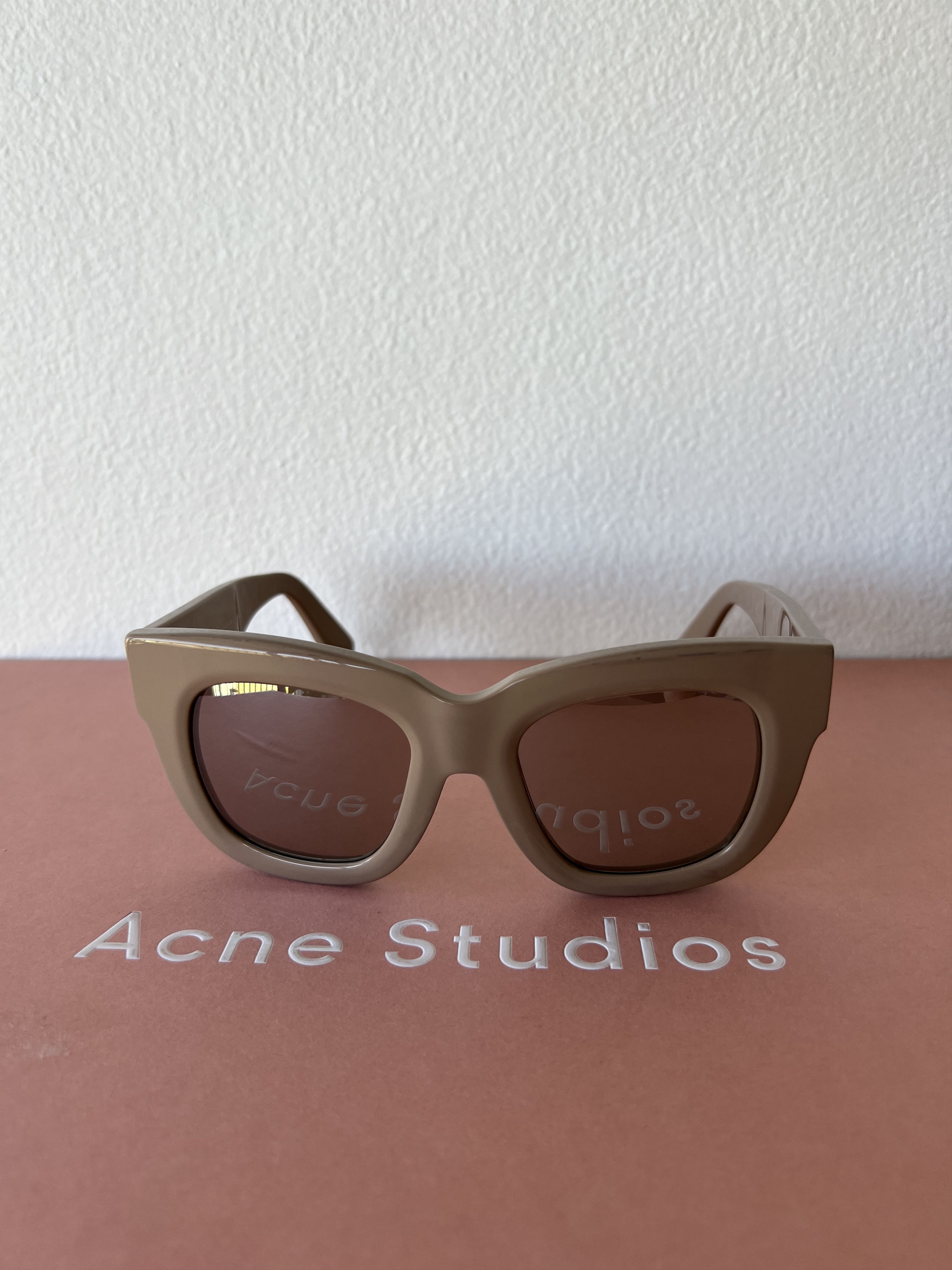 Acne Studios Unidex sunglasses library oversized square beige Size ONE SIZE - 1 Thumbnail