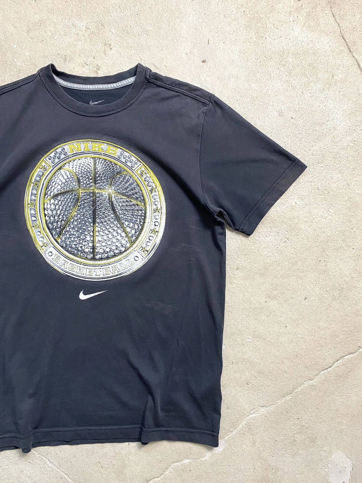 Nike Vintage Faded Nike T Shirt Rhinestones Ball Travis Scott Size US M / EU 48-50 / 2 - 3 Thumbnail