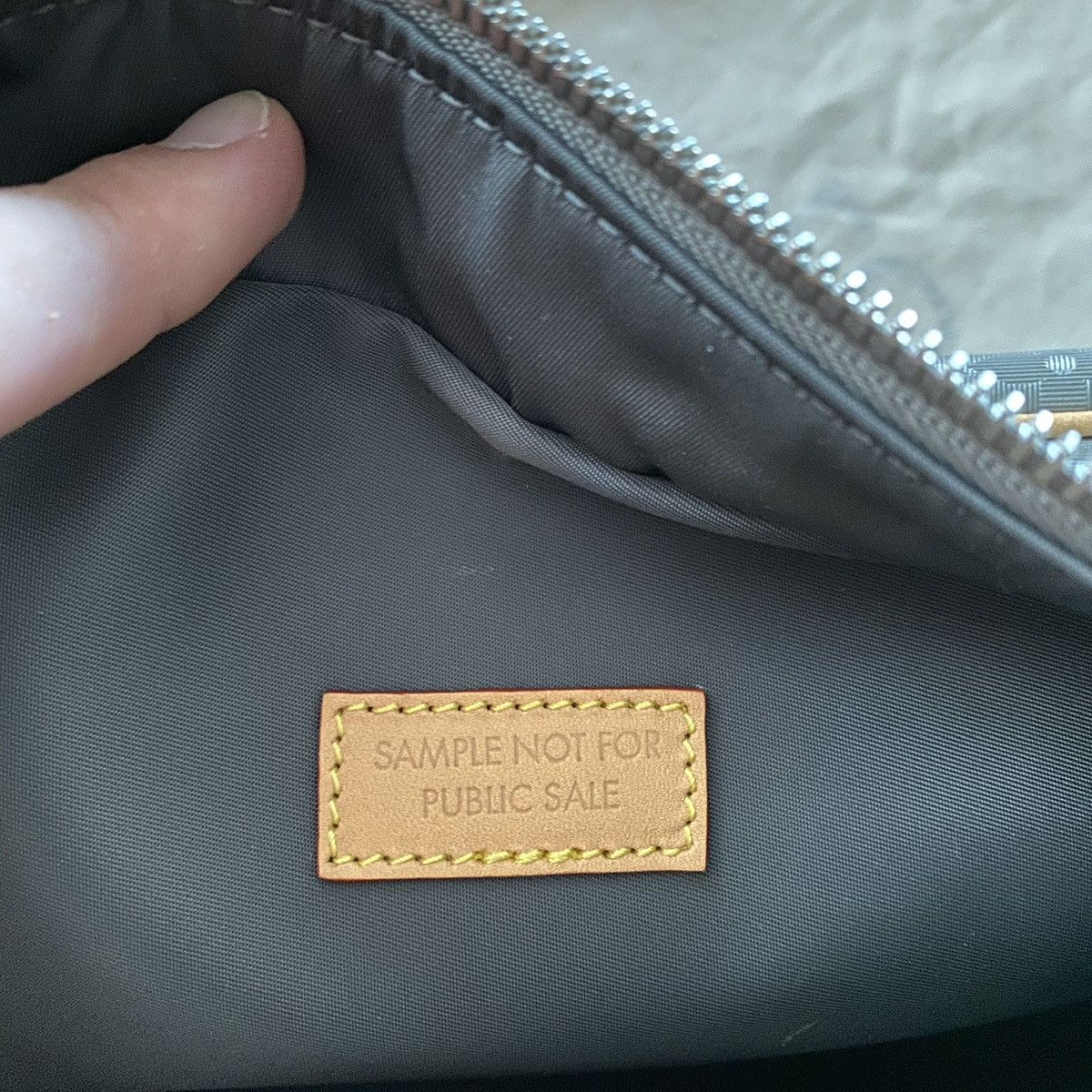 Louis Vuitton 1 of 1 FW18 Titanium Monogram Camera Bag Size ONE SIZE - 20 Thumbnail