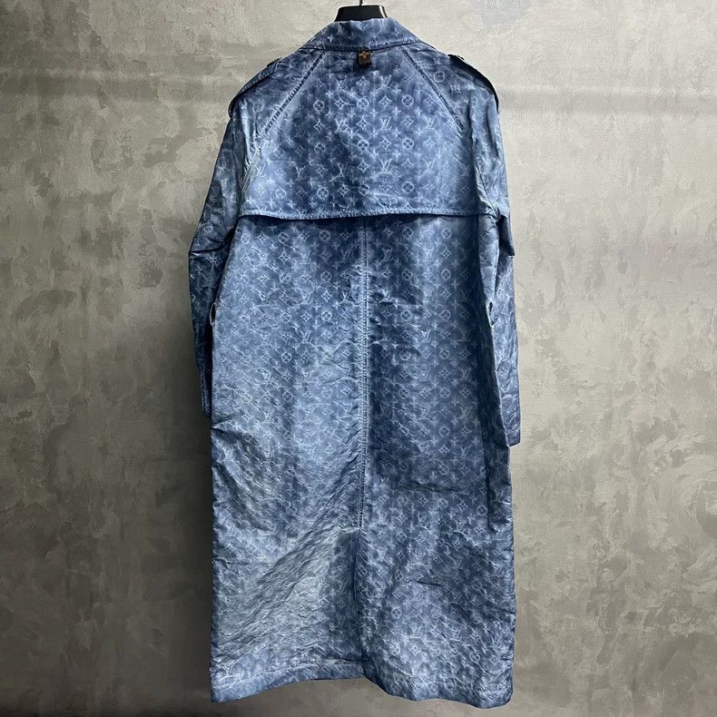 Louis Vuitton Louis Vuitton Windbreaker jacket with blue presbyopic logo Size XS / US 0-2 / IT 36-38 - 5 Thumbnail