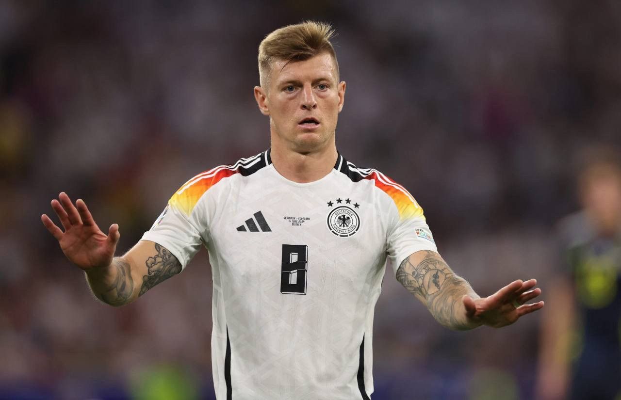 Adidas 2024/25 GERMANY TEAM #8 KROOS HOME SOCCER JERSEY SHIRT XS Size US XS / EU 42 / 0 - 4 Thumbnail