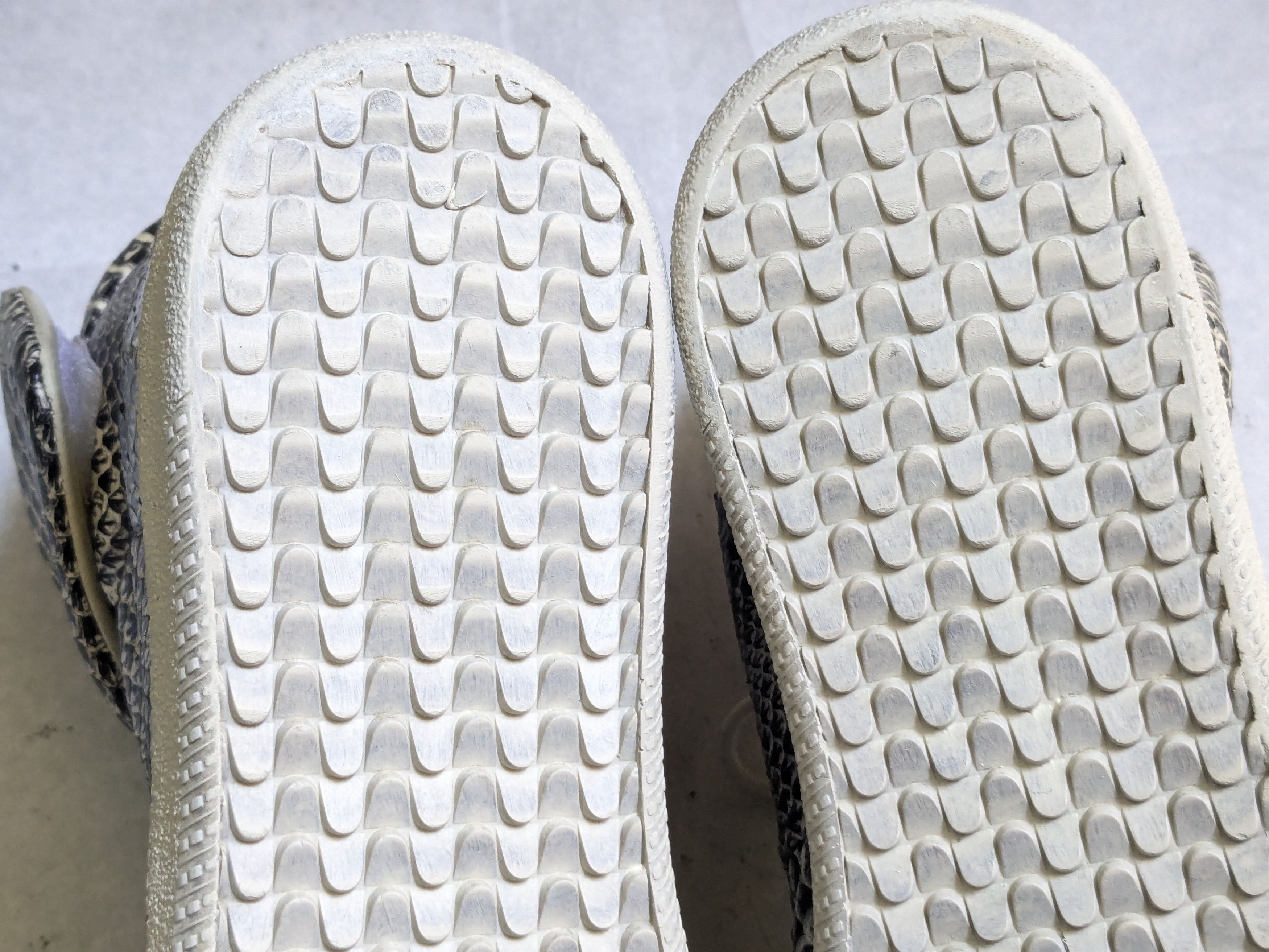 Maison Margiela Maison Margiela Future White Snakeprint 10 43 High Tops Size US 10 / EU 43 - 18 Thumbnail