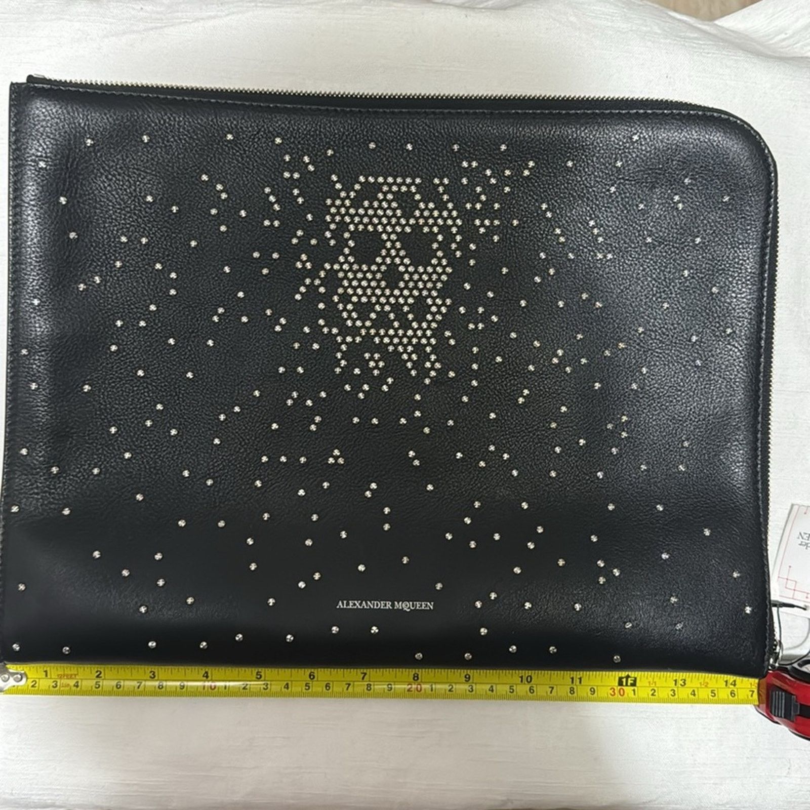 Alexander McQueen Alexander McQueen Studded Skull Pouch Size ONE SIZE - 5 Thumbnail