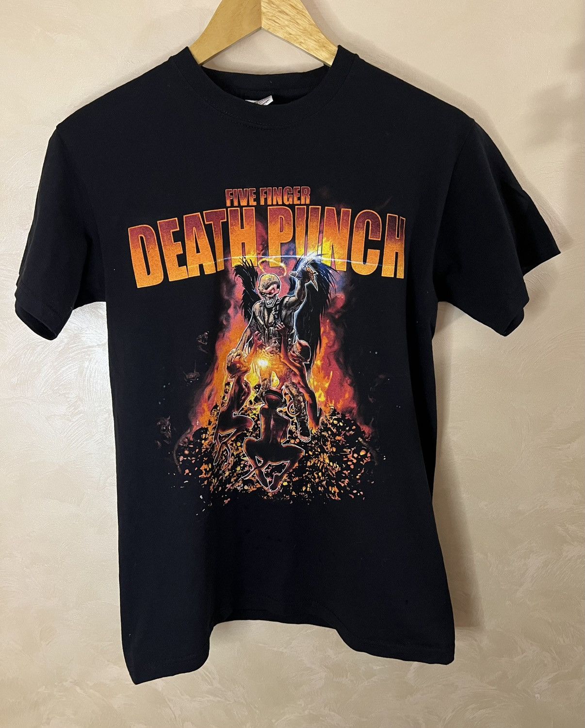 Fruit Of The Loom Five Finger Death Punch 2014 Tour T Shirt Size US S / EU 44-46 / 1 - 1 Thumbnail