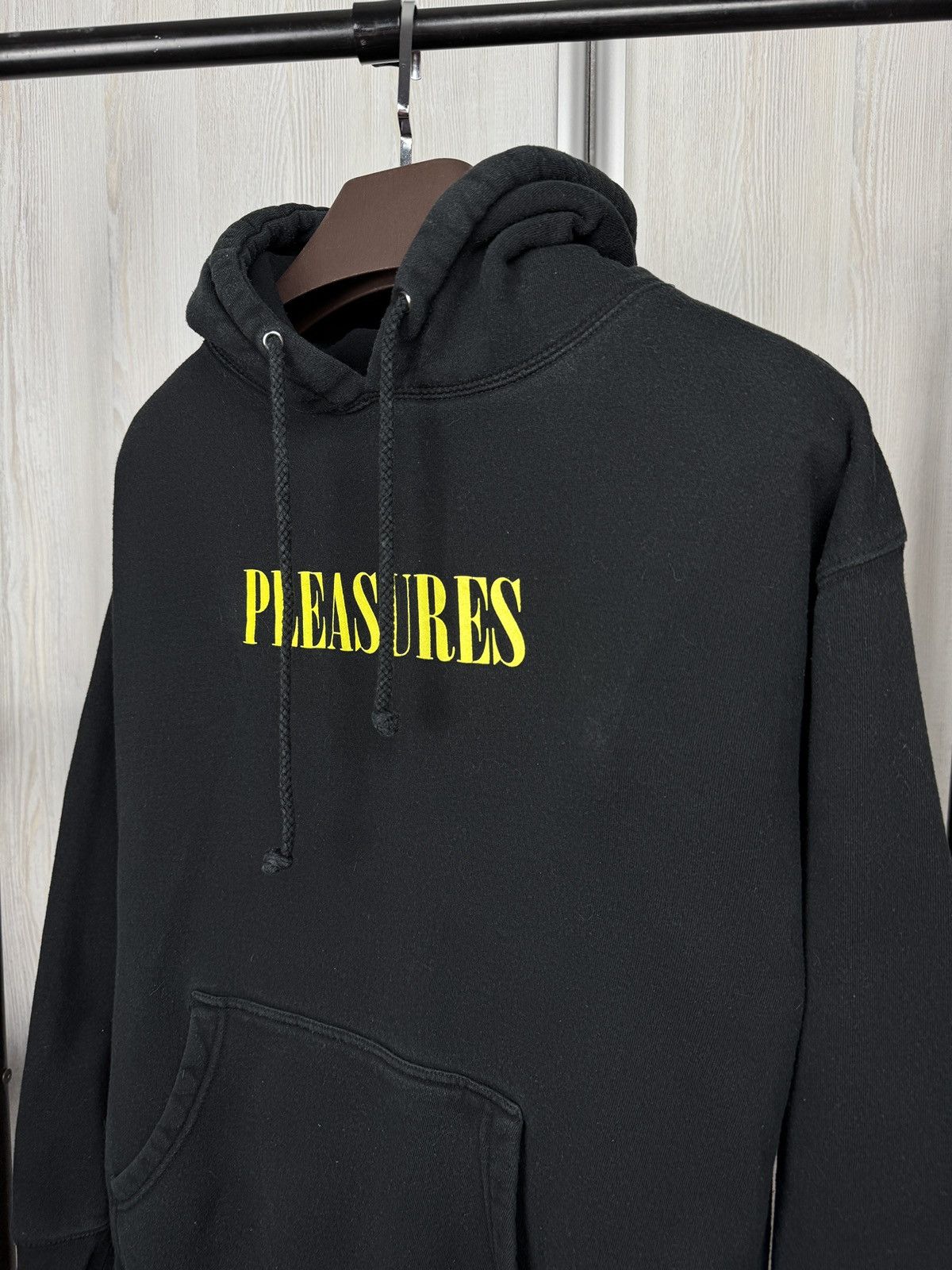 Pleasures Pleasures Hoodie Mens Black The Flaming Lips Drugs Help sz M Size US M / EU 48-50 / 2 - 5 Thumbnail