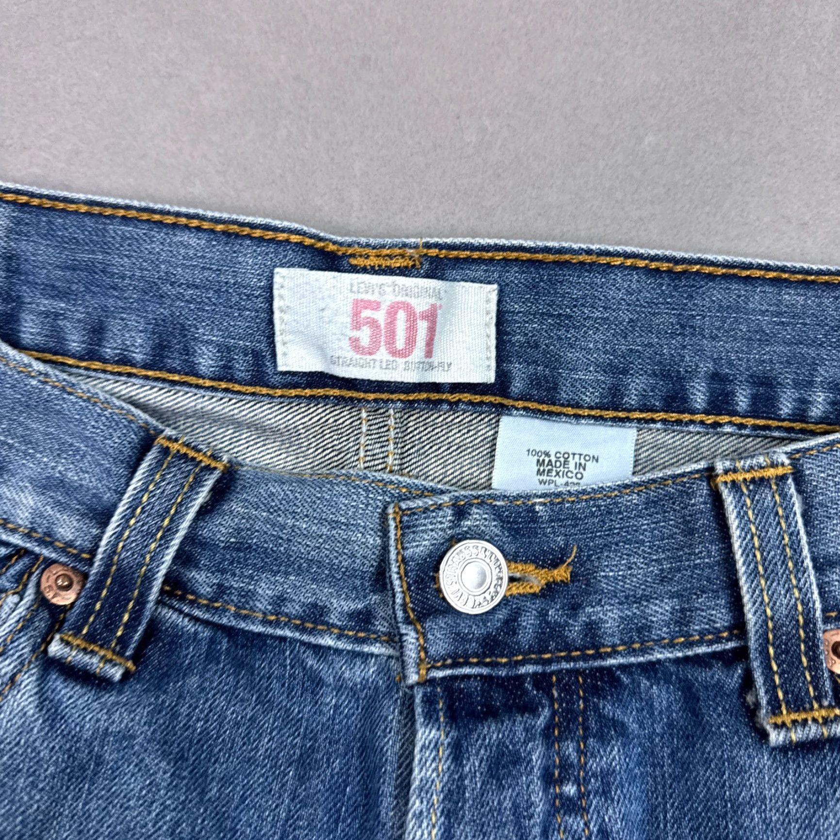 Levi's Levi's 501 Jeans Mens 32x32 Blue Denim Button Fly Faded Washout Vintage No? (Tag34x32) Size US 34 / EU 50 - 7 Thumbnail