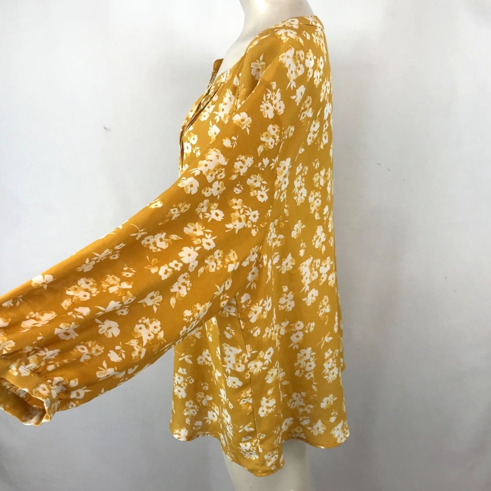 Vintage ZAC & RACHEL BLOUSE Women's 3X Long Sleeve V-Neck Mustard Floral Polyester Top Size XXL / US 16-18 / IT 52-54 - 4 Thumbnail