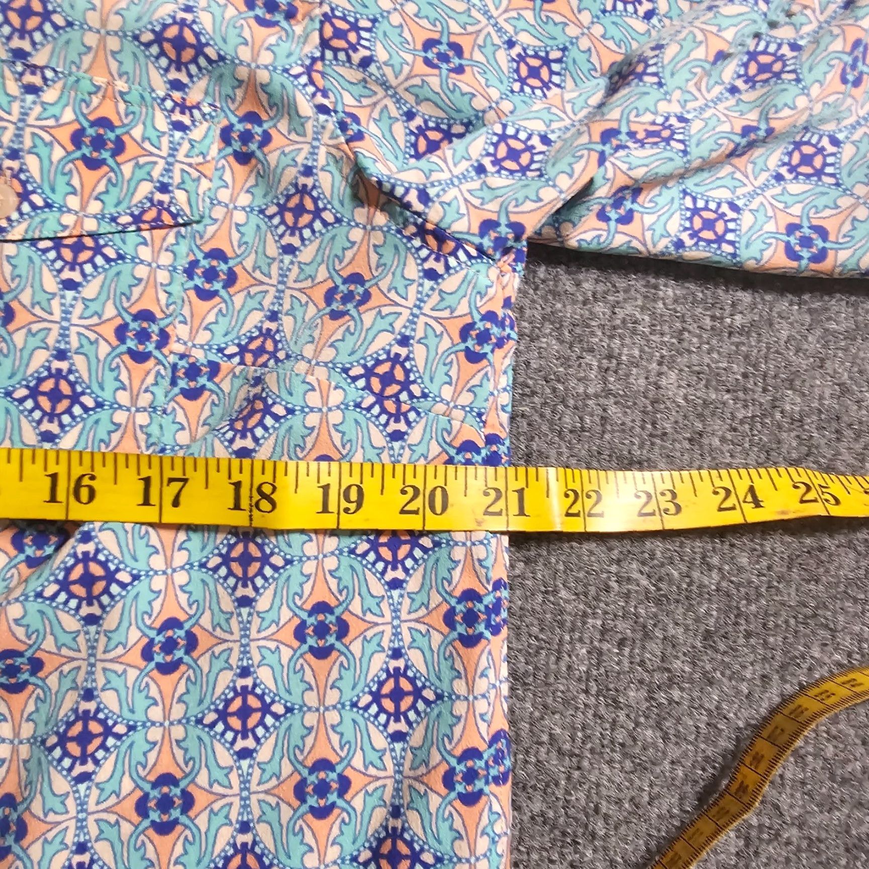 Talbots Talbots Top Shirt Womens Large Blue Geometric Long Sleeve Button Casual Career Size L / US 10 / IT 46 - 5 Thumbnail