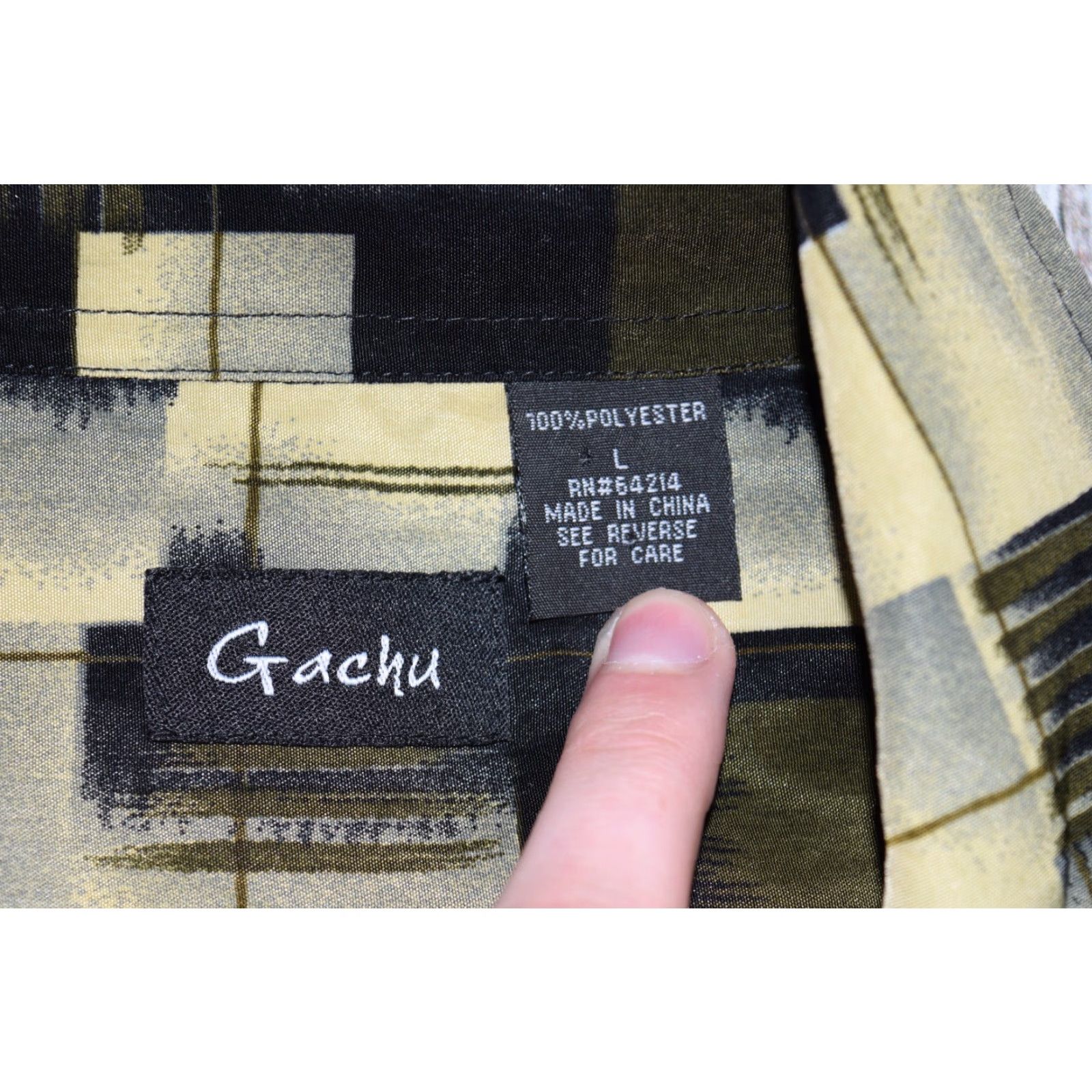 Vintage MENS GATCHU GEOMETRIC BUTTON-UP S/S SHIRT L BLACK VTG Size US L / EU 52-54 / 3 - 4 Thumbnail