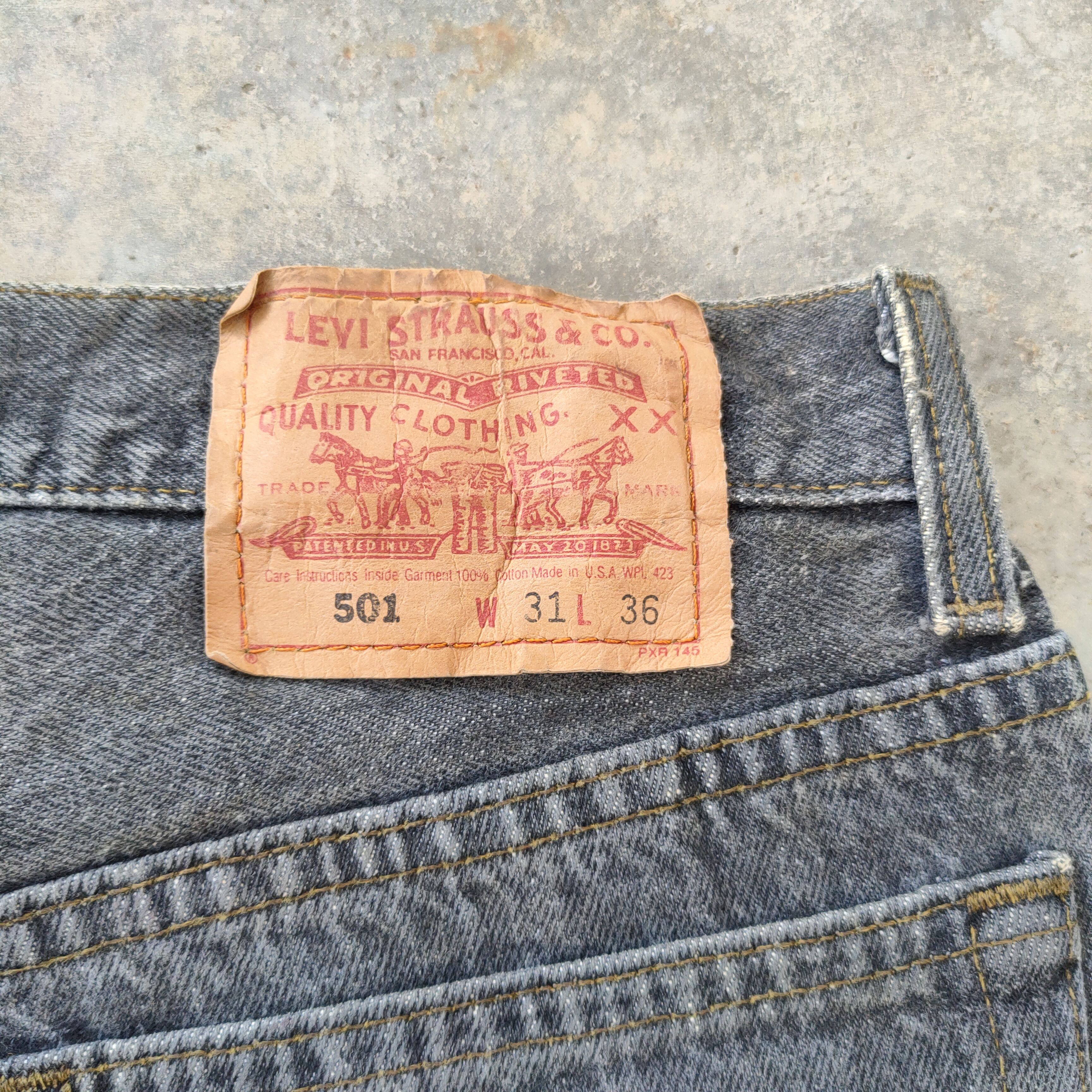 Levi's Vintage Clothing LEVI'S 501 usa VINTAGE 93'BLACK BUTTONFLY JEANS DENIM PANTS Size US 30 / EU 46 - 13 Thumbnail