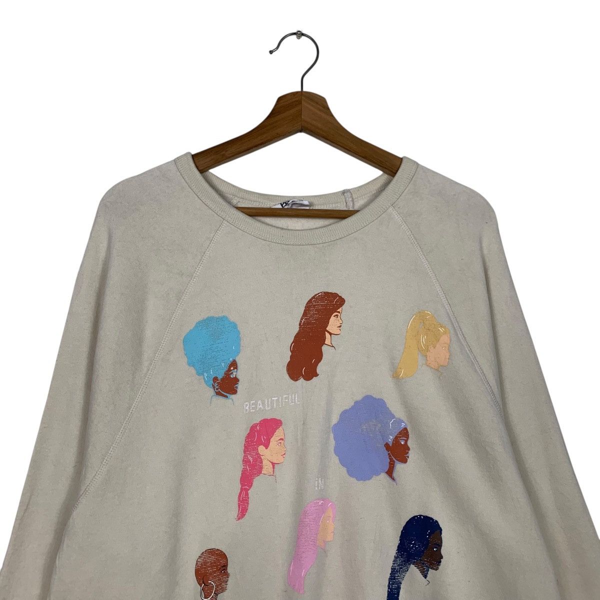 Other BARBIE Hair Style Graphic Crewneck Sweatshirt #3629-C166 Size XL / US 12-14 / IT 48-50 - 2 Thumbnail