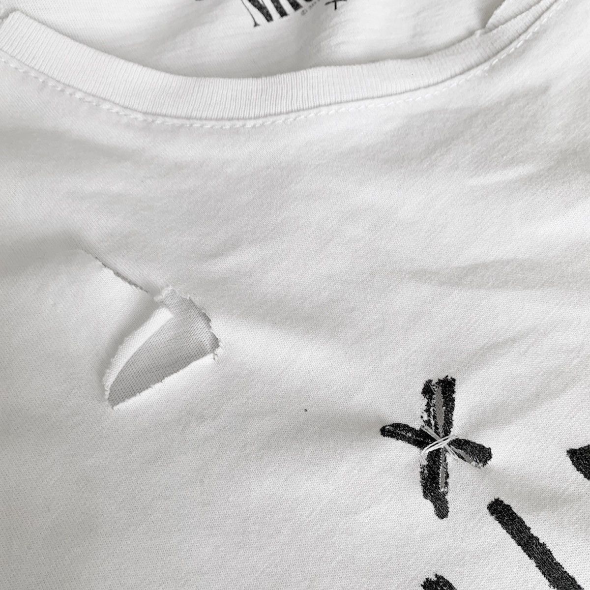 Band Tees × Nirvana 🧿distressed&patchworked Nirvana ‘in utero’ t-shirt white Size US L / EU 52-54 / 3 - 4 Thumbnail