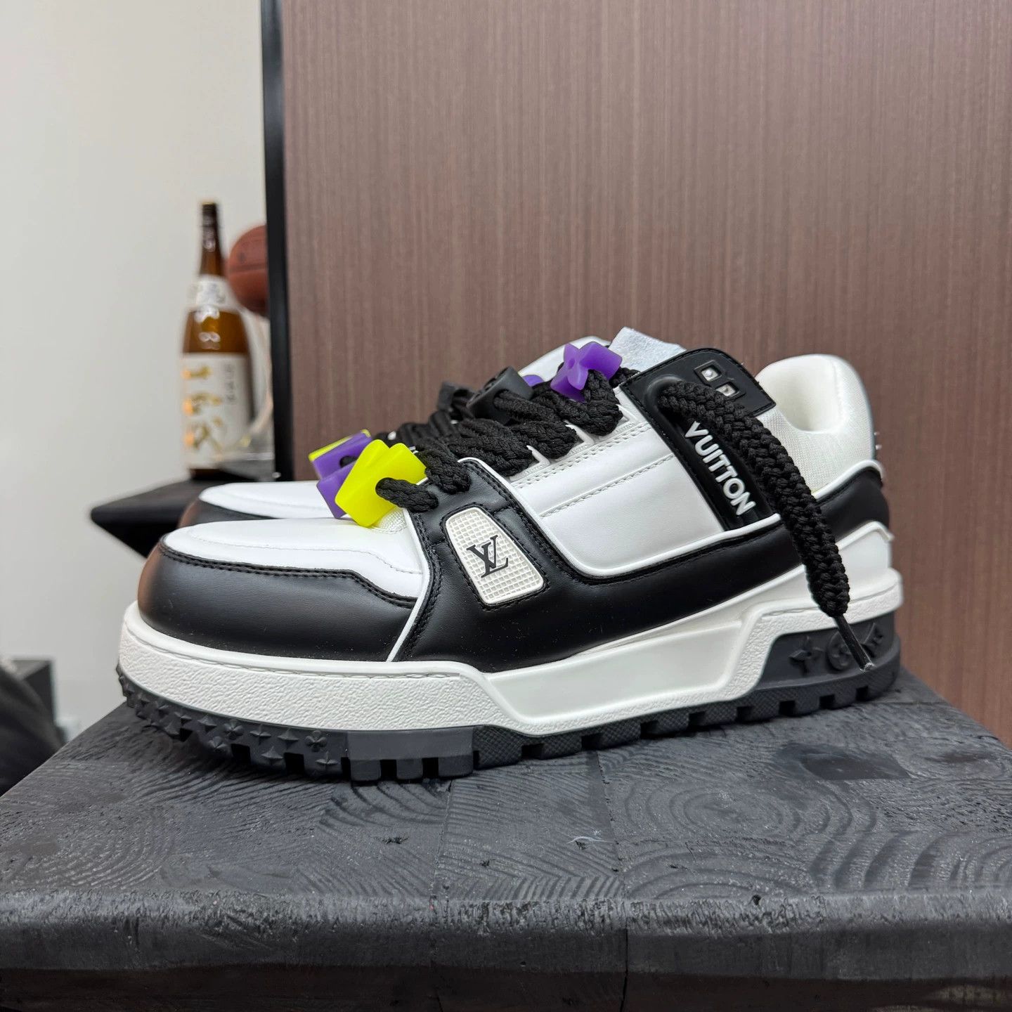 Louis Vuitton LV black white Panda Trainer UK8 new Size US 9 / EU 42 - 2 Thumbnail