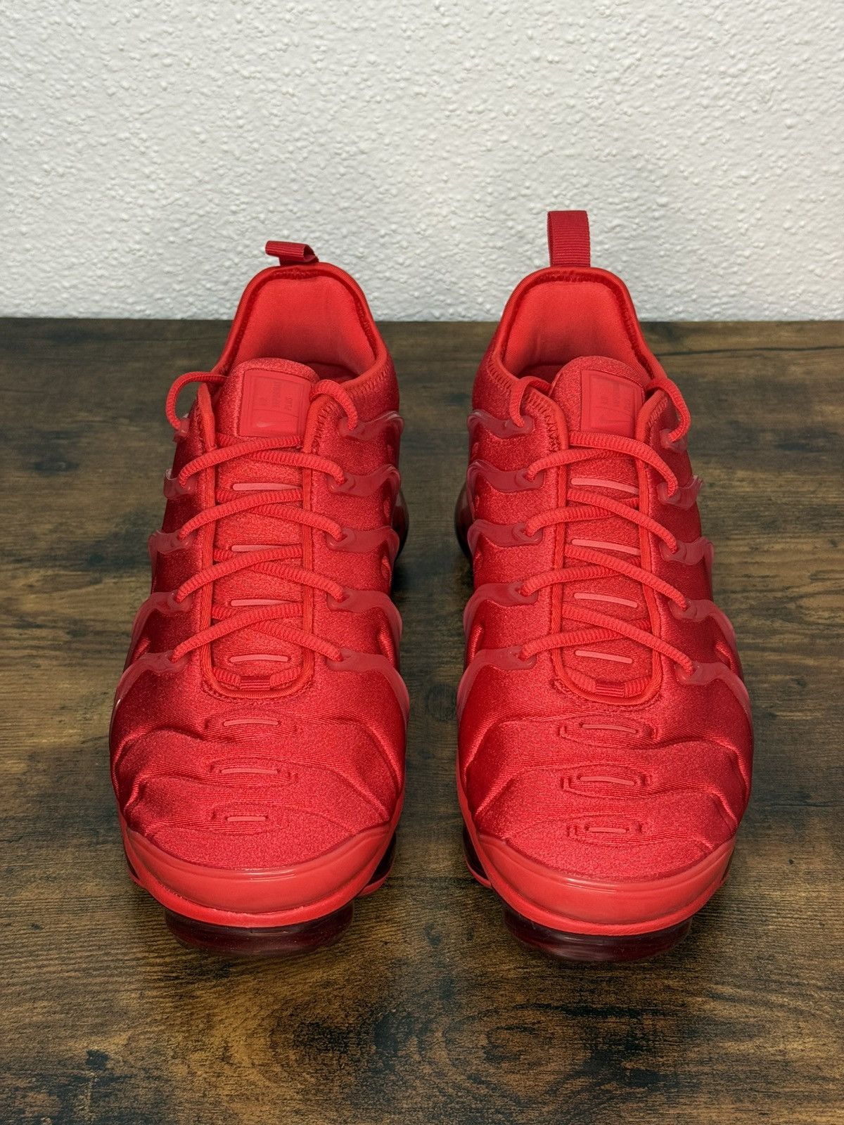 Nike Nike Air Vapormax Plus Triple Red size 9 Size US 9 / EU 42 - 2 Thumbnail