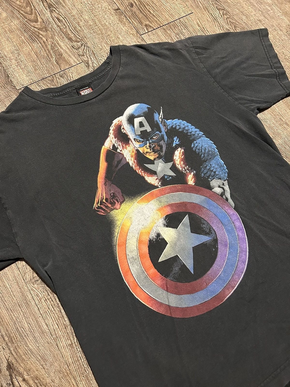 Marvel Comics Y2K Marvel Avengers Captain America Shield Graphic Shirt Size US XL / EU 56 / 4 - 1 Preview