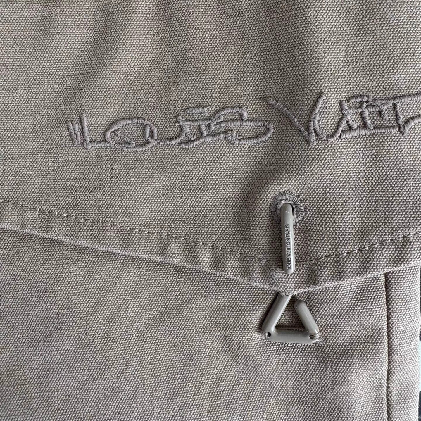 Louis Vuitton LOUIS VUITTON FW22 solid pin-embroidered logo pants Size US 38 / EU 54 - 7 Thumbnail