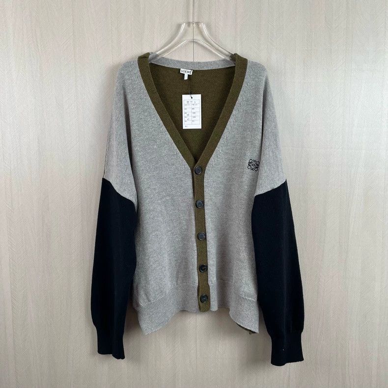 Loewe 1999 Loewe V-Neck Cardigan with Color Block Sleeves Size US S / EU 44-46 / 1 - 1 Thumbnail