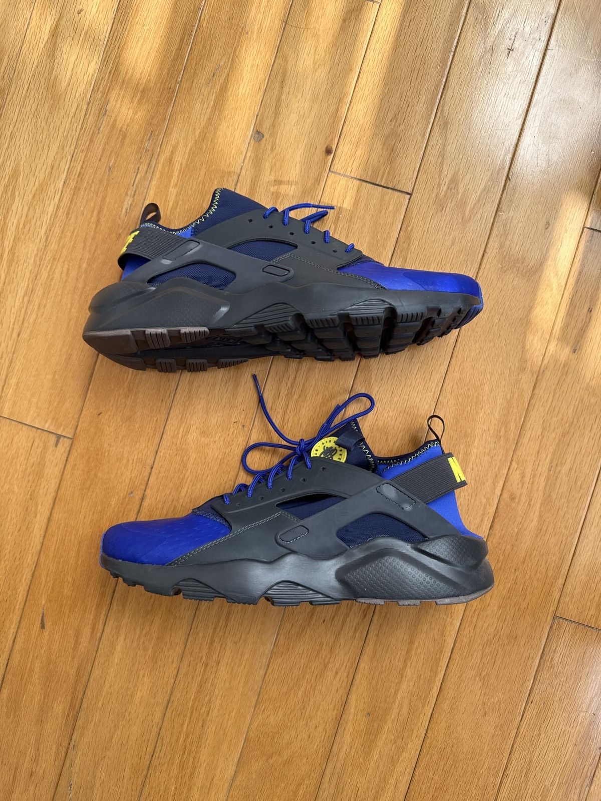 Nike Nike Air Huarache Run Ultra SE Size US 12.5 / EU 45-46 - 2 Thumbnail