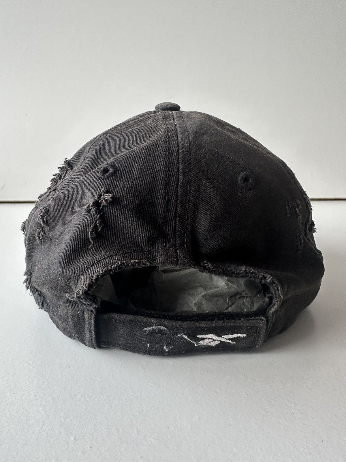 Reebok × Vetements Vetements Reebok Demna Sunday Distressed Cap Size ONE SIZE - 6 Thumbnail