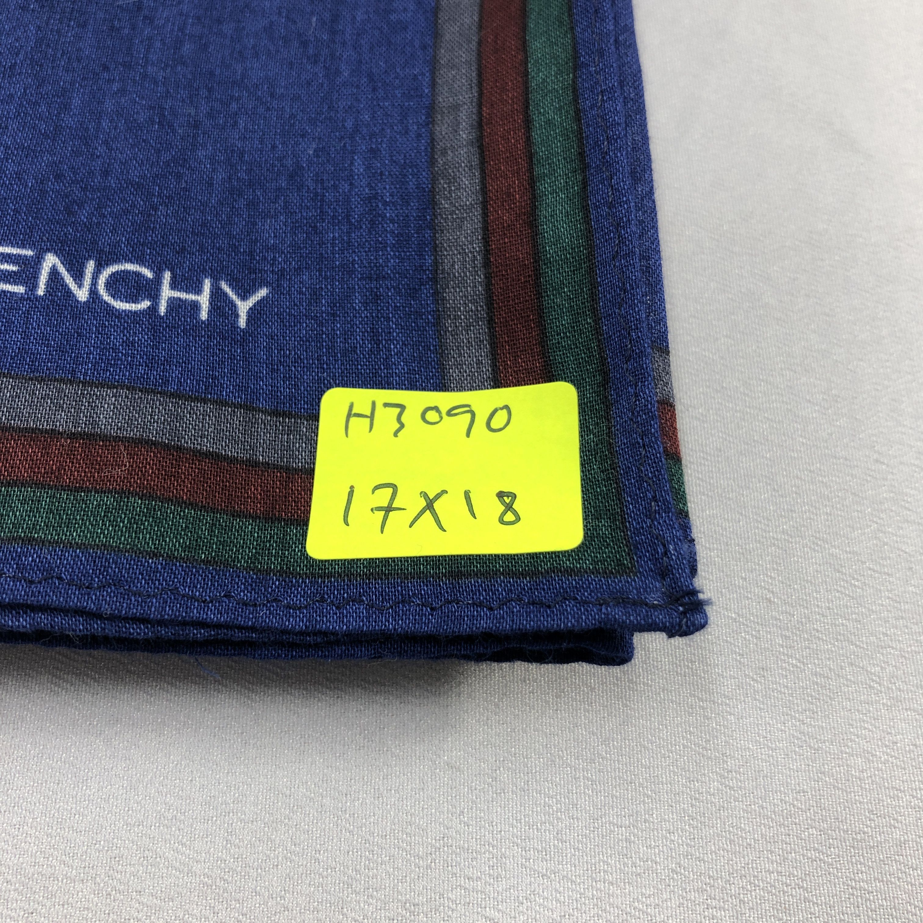 Givenchy Givenchy Handkerchief Neckerchief Bandana H3090 Size ONE SIZE - 6 Thumbnail
