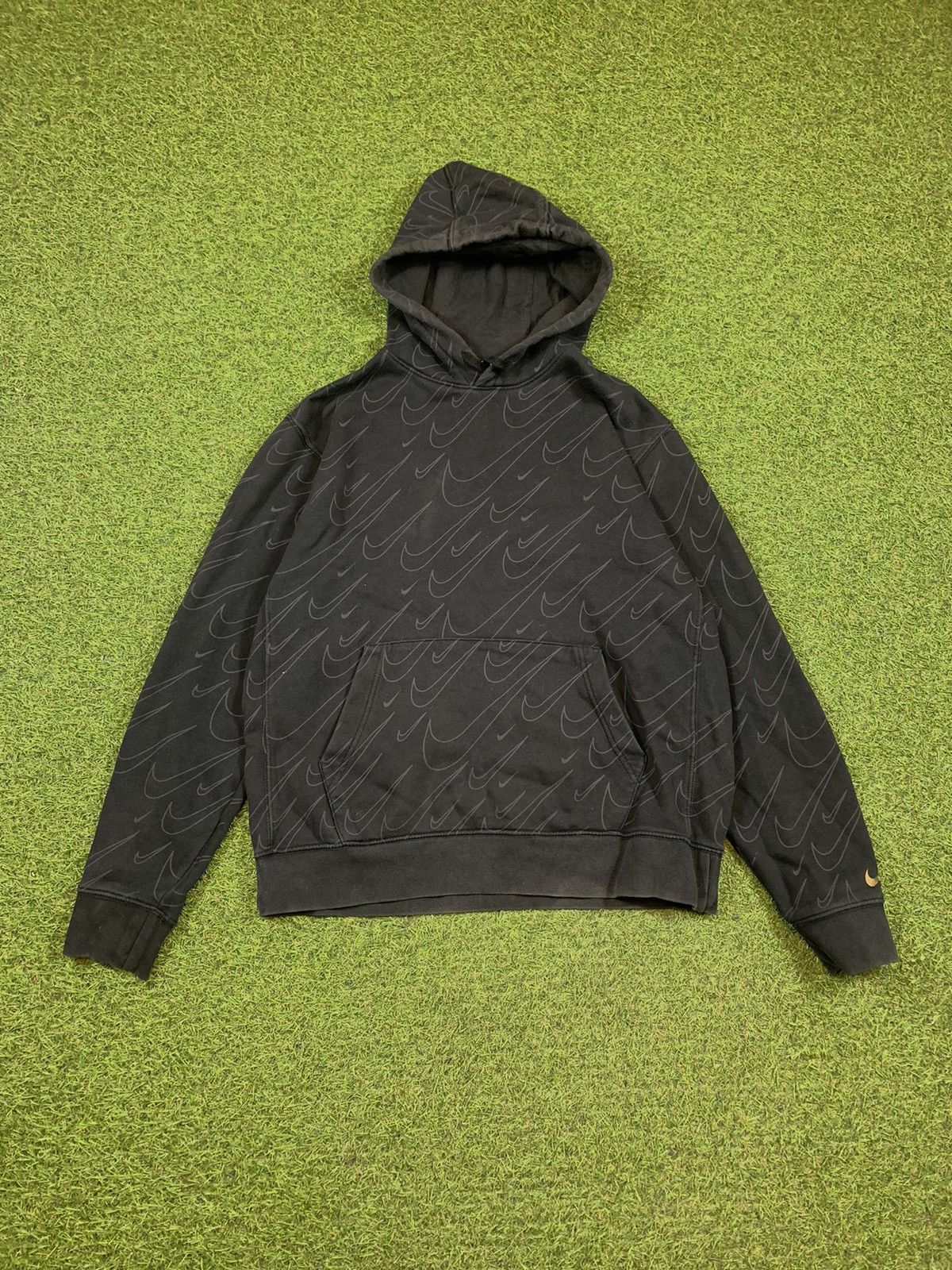 Nike Vintage Y2K Nike hoodie monogrammed swoosh sun faded size M Size US M / EU 48-50 / 2 - 1 Thumbnail