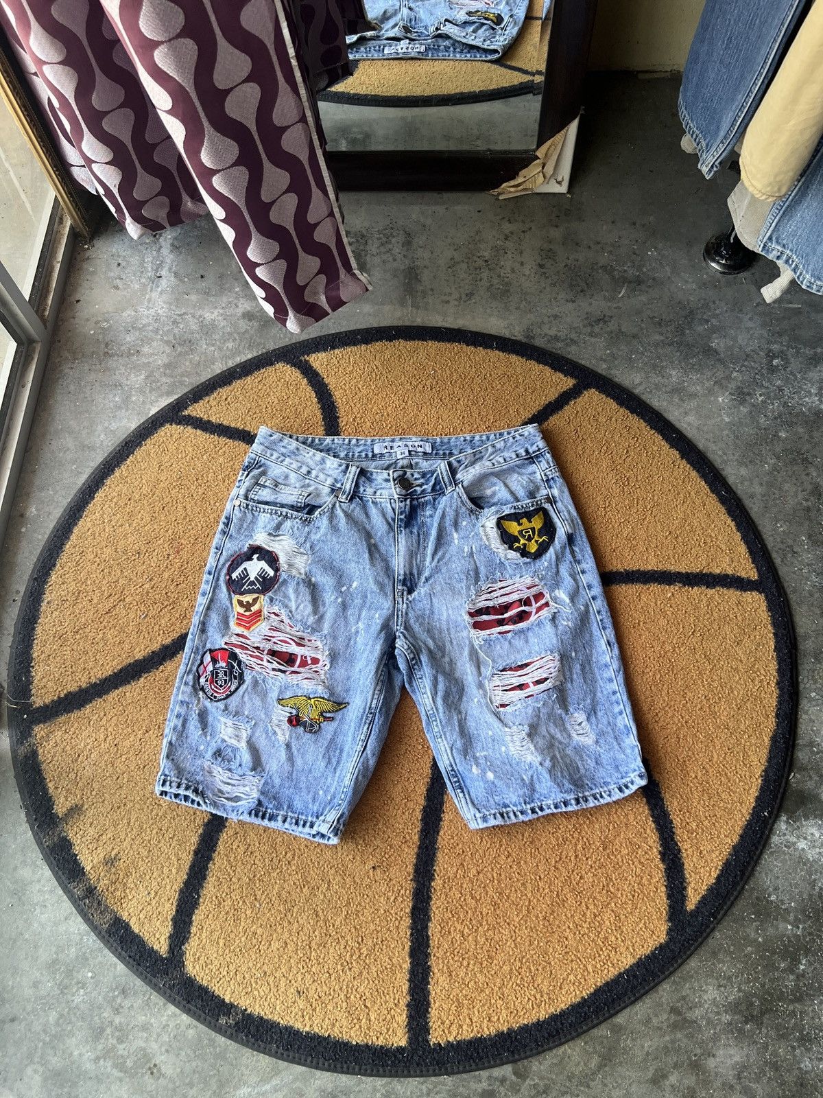 Reason 🔥Reason Patches Cropped Distressed Denim Size US 32 / EU 48 - 1 Thumbnail
