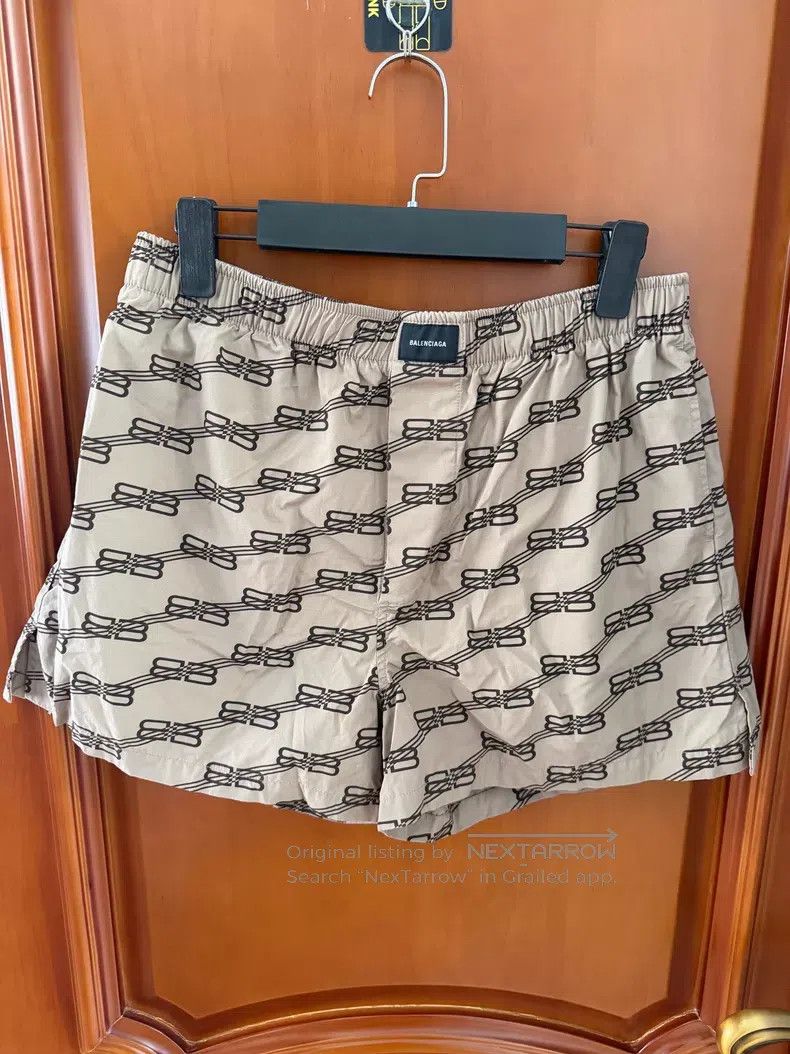 Balenciaga Balenciaga All-Over Logo Shorts Size US 38 / EU 54 - 1 Thumbnail