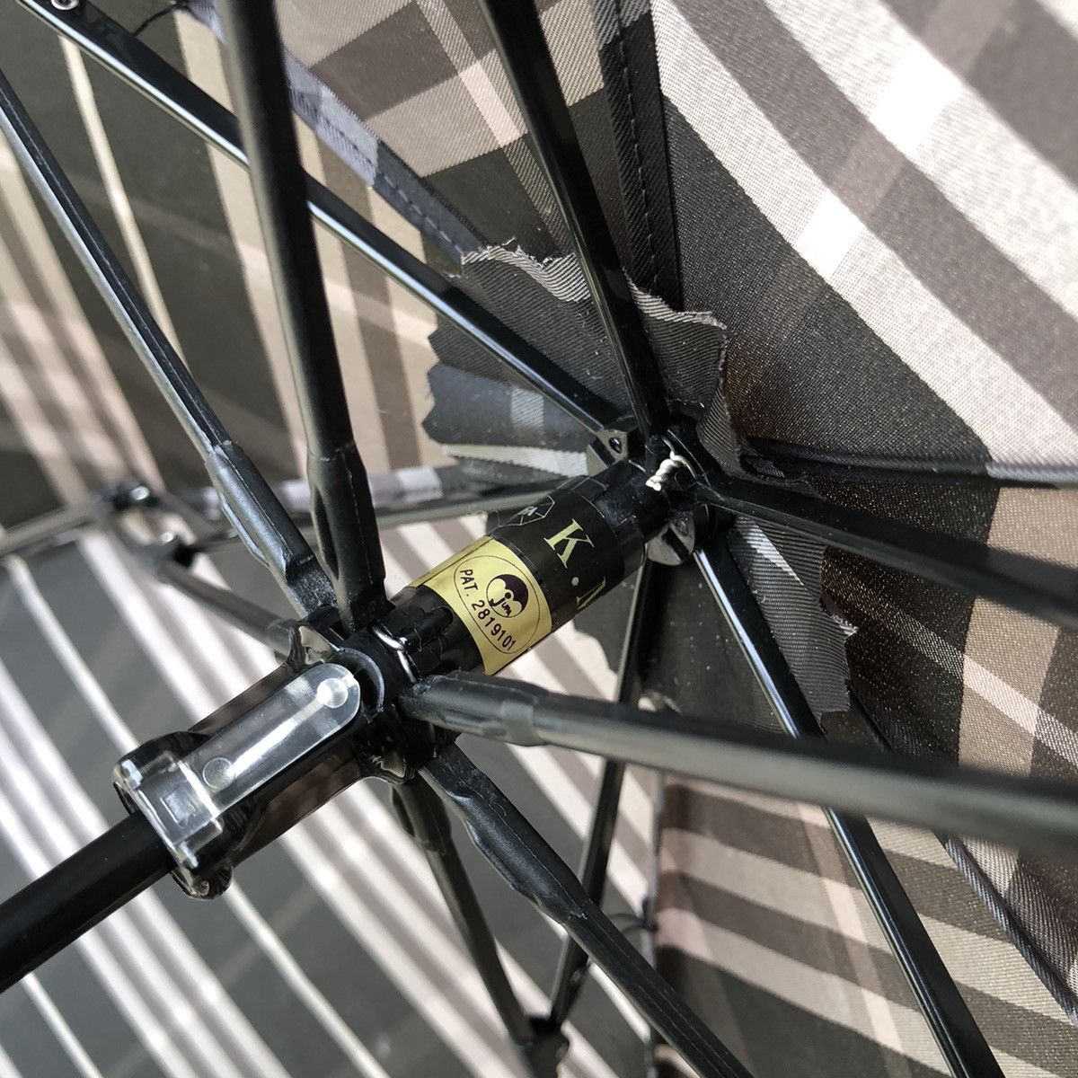 Burberry Burberry Checked Novacheck Waterproof Folding Umbrella Size ONE SIZE - 16 Thumbnail