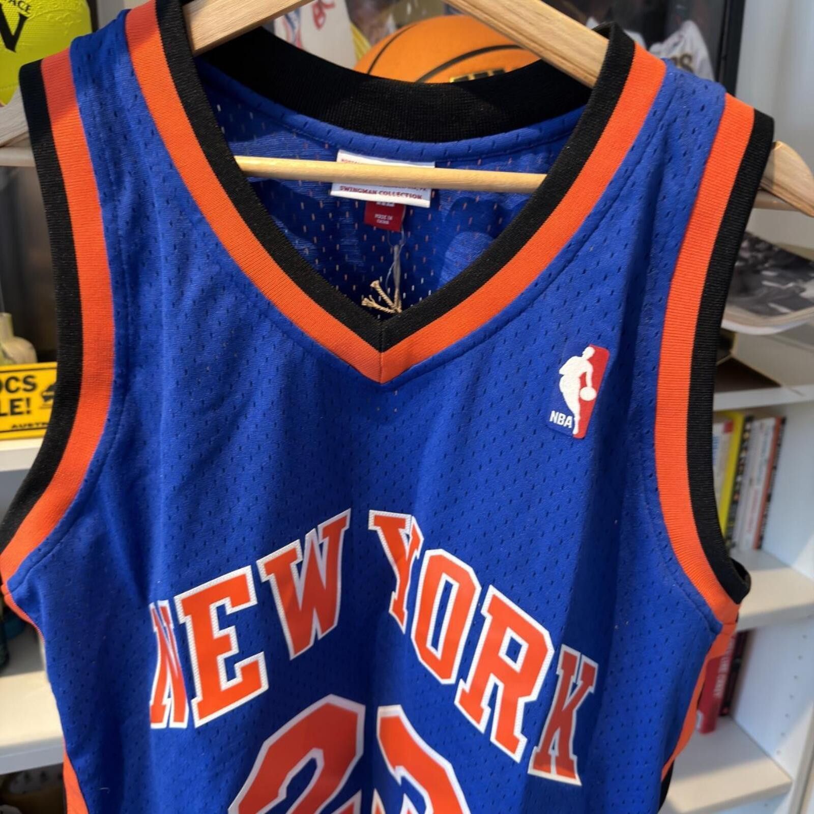 Mitchell & Ness Mitchell & Ness New York Knicks basketball jersey Size US XL / EU 56 / 4 - 5 Thumbnail