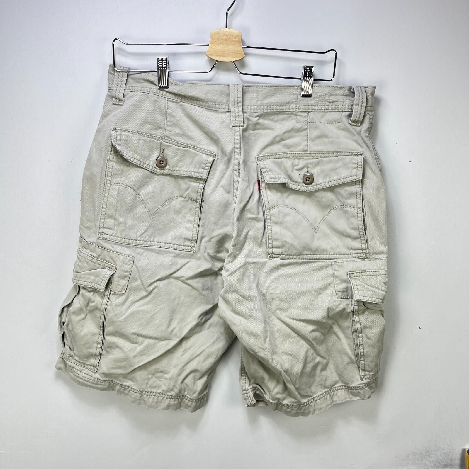Levi's Vintage Levis Cargo Shorts Y2K 34 Beige Size US 34 / EU 50 - 1 Thumbnail