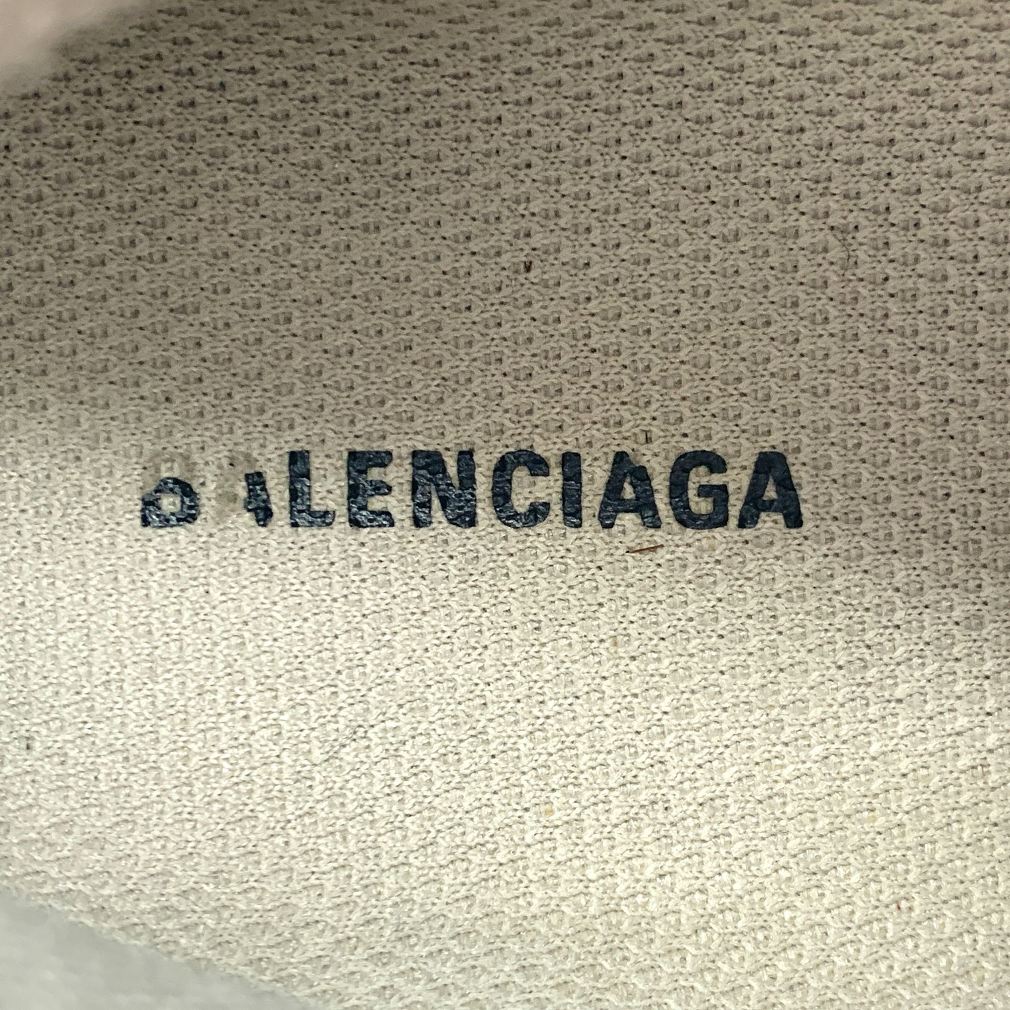 Balenciaga Balenciaga Triple S Beige Sneakers Size 35 Womens Leather De Size US 5 / IT 35 - 8 Thumbnail
