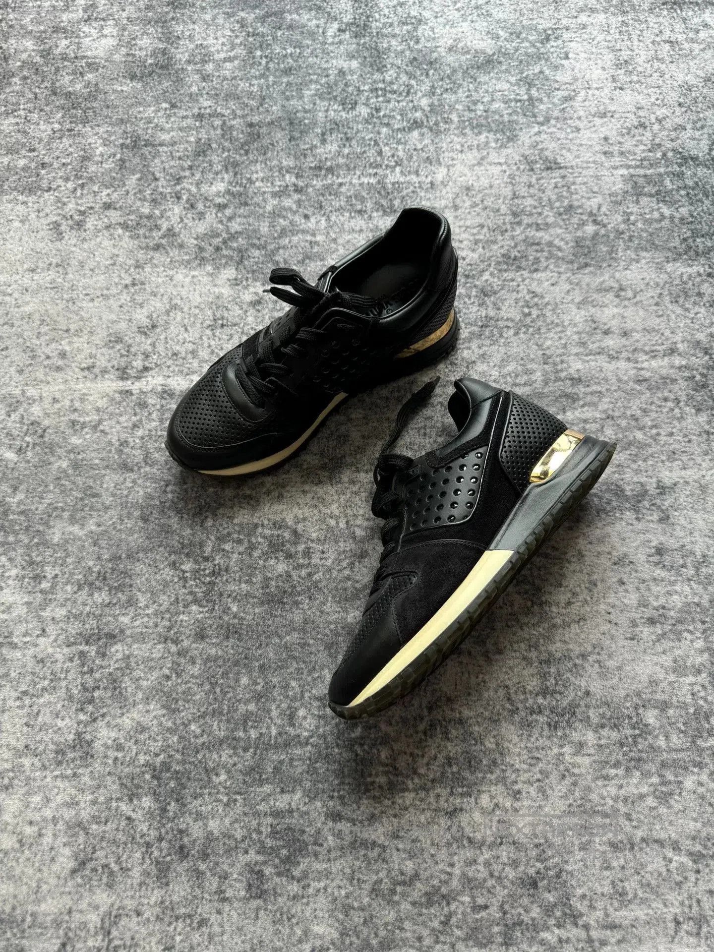 Louis Vuitton Louis Vuitton Black Gold Sneakers. Size US 4.5 / IT 34.5 - 1 Thumbnail