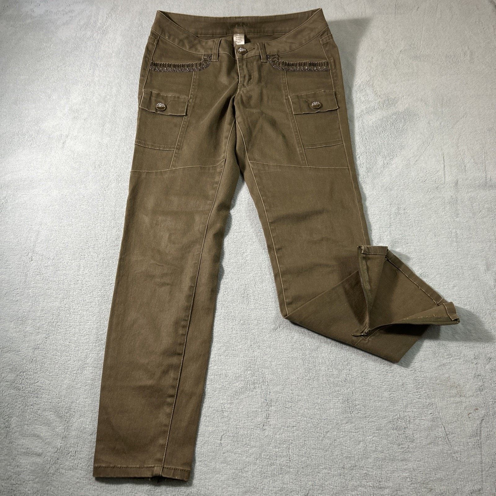 Levi's Rhinestoned Cargo Pants Women 4 30x27 Stretch Slim Ankle Zip Size 27" / US 4 / IT 40 - 1 Thumbnail