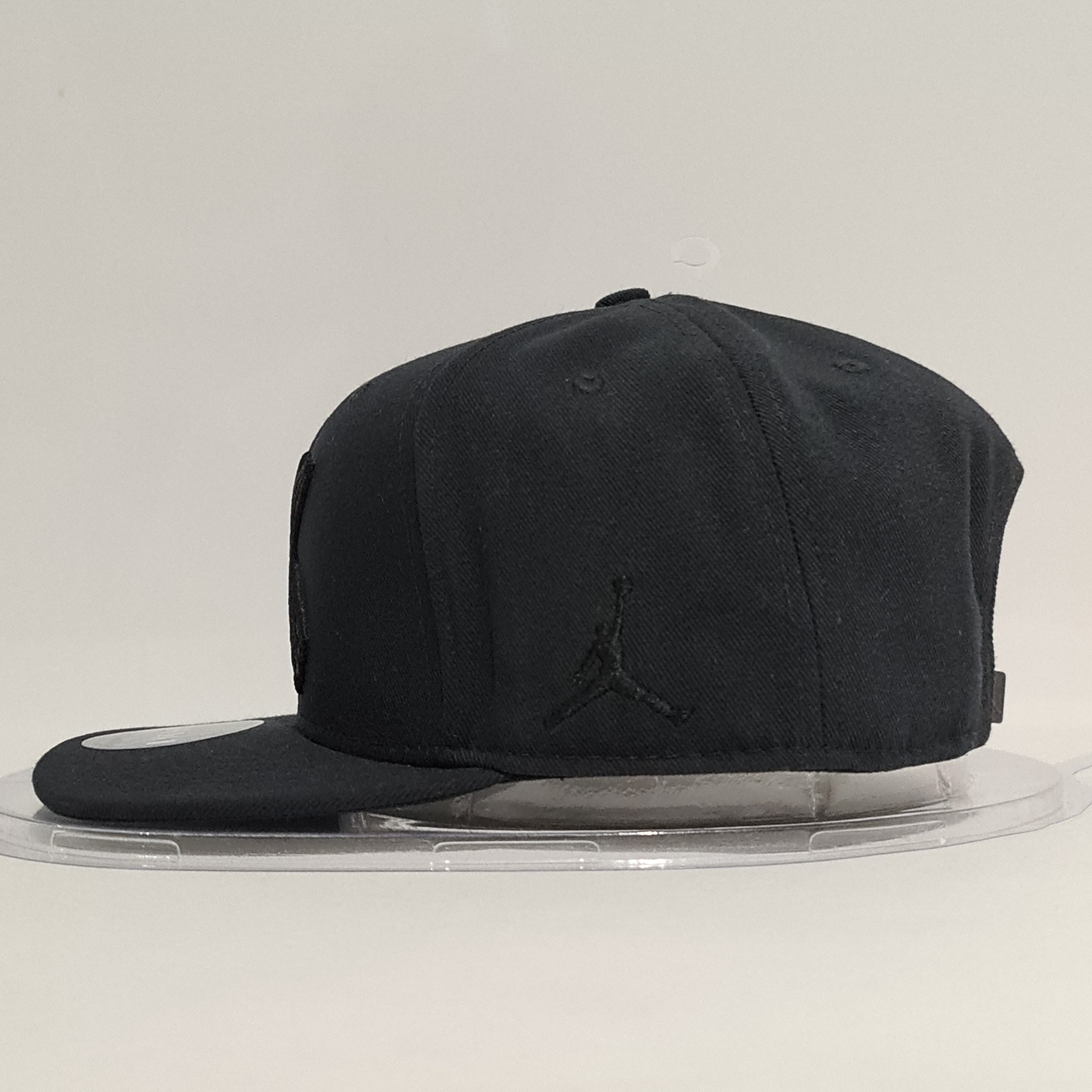Jordan Brand Jordan Cap Snapback 'Banned' Triple Black Size ONE SIZE - 3 Thumbnail