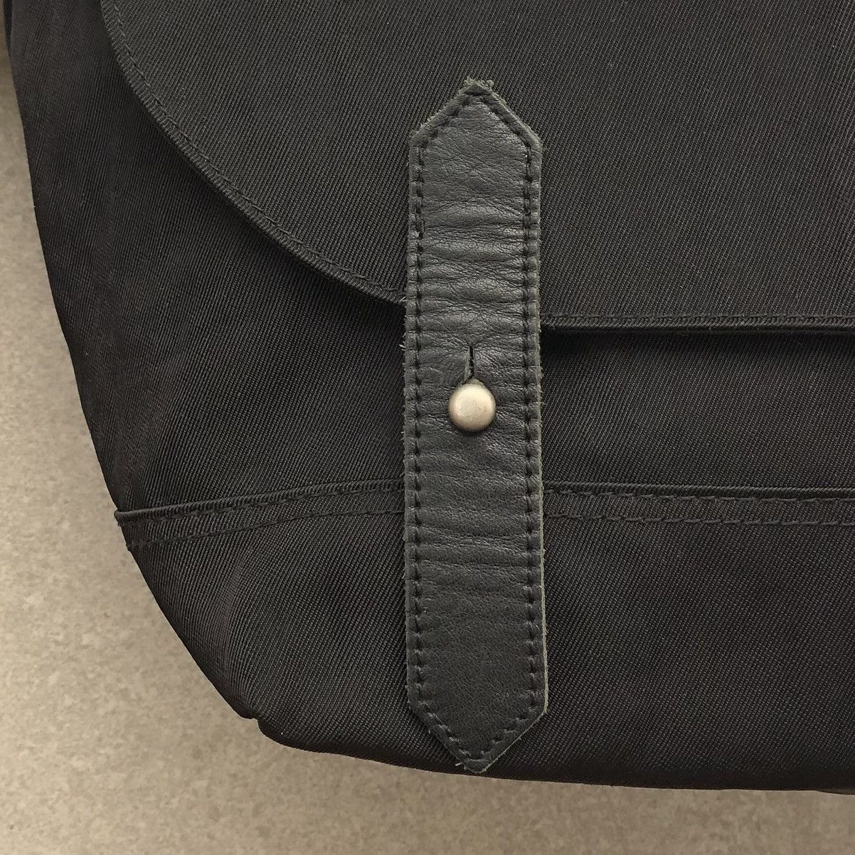 Paul Smith Authentic Paul Smith Genuine Leather Nylon Shoulder Bag Size ONE SIZE - 11 Thumbnail