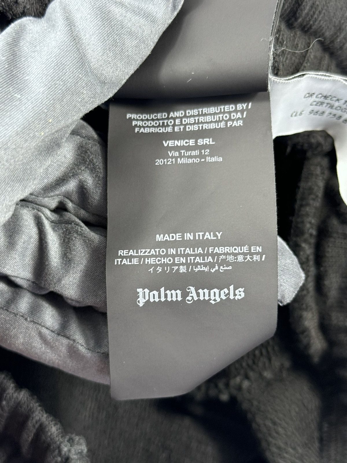 Palm Angels PALM FLAME PRINT SHORTS Size US 36 / EU 52 - 6 Thumbnail