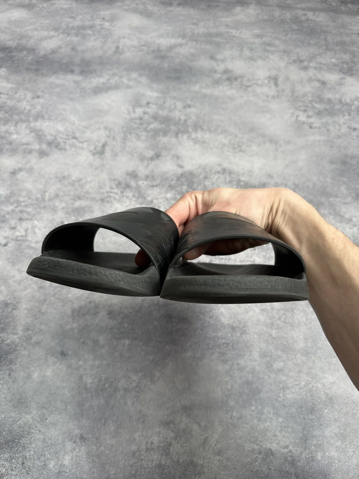 Valentino Valentino Garavani Black Camo Rubber Sliders Slip Ons Size US 10 / EU 43 - 14 Thumbnail