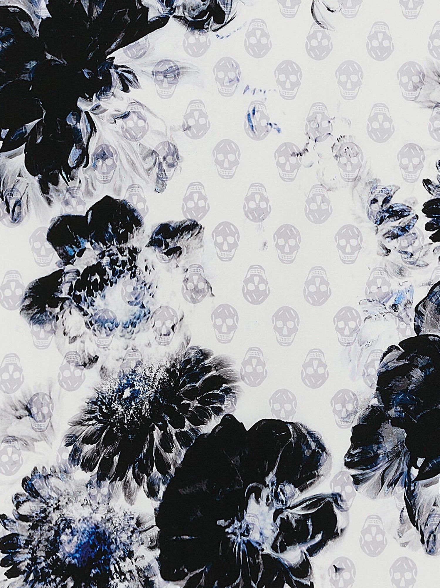 Alexander McQueen o1y0325 Size: OS / Scarve in White & Black Size ONE SIZE - 3 Thumbnail