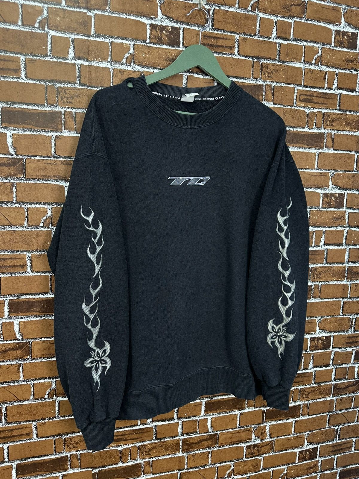 Hook-Ups Vintage T&C Surf Designs Hookups Fire Flame Crewneck Z402 Size US XL / EU 56 / 4 - 2 Thumbnail