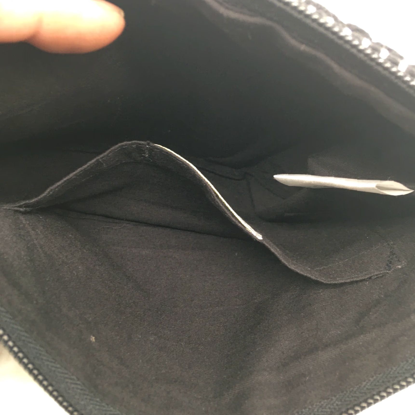 Vintage VINTAGE Shiraleah Black Woven Tassel Pompom Cosmetic Pouch Bag Small Zip Clutch Womens Size ONE SIZE - 5 Thumbnail