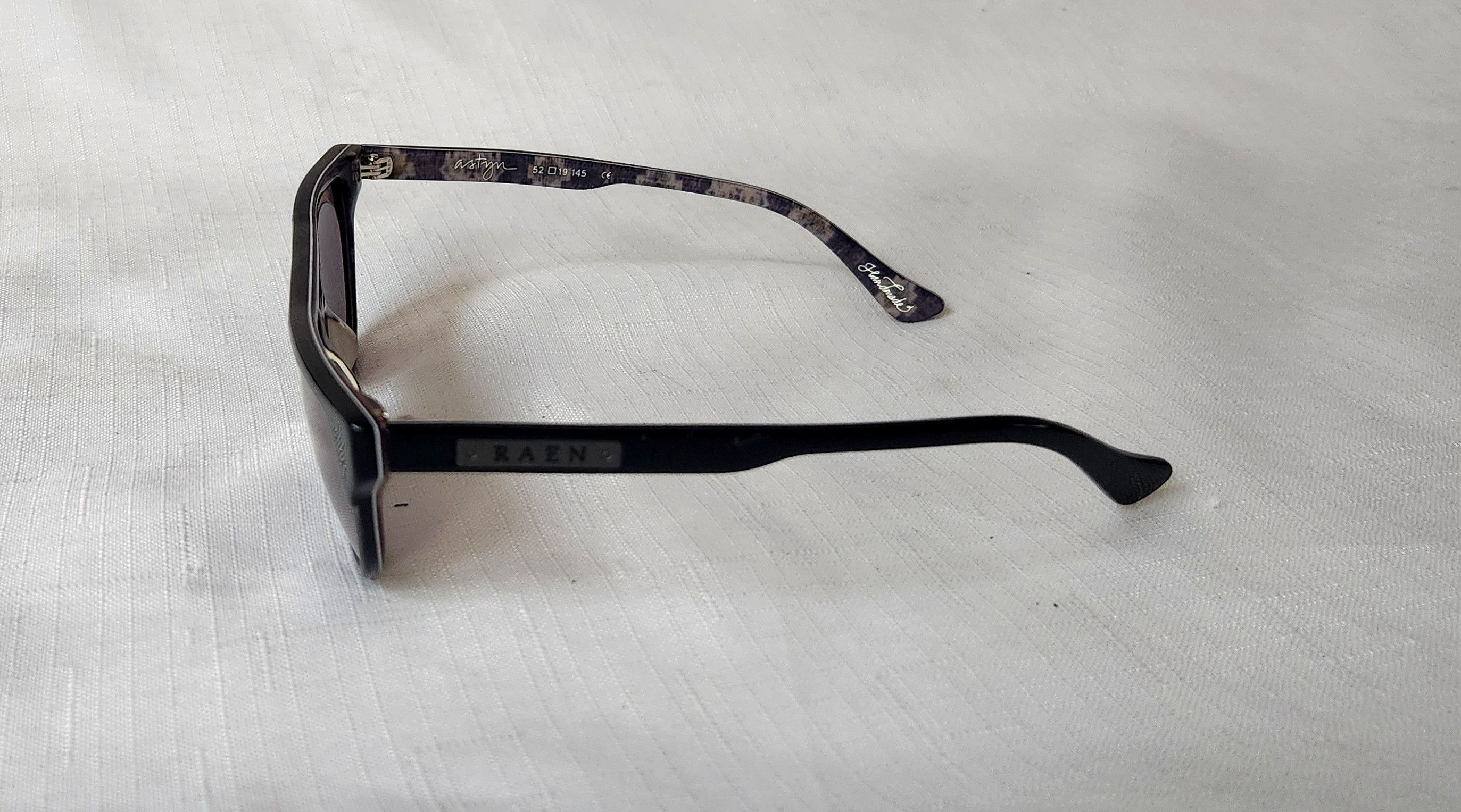 RAEN Raen Astyn Sunglasses Adult Unisex Black + Nomad Full Rim Size ONE SIZE - 3 Thumbnail