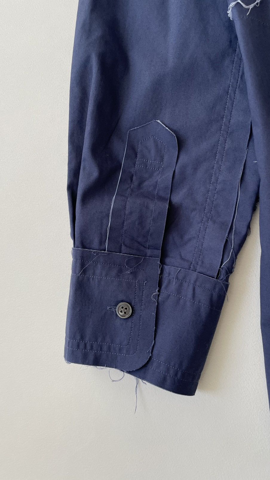 Comme des Garcons ‘Reworked Raw Hem’ Blue Cotton Shirt Size US L / EU 52-54 / 3 - 17 Thumbnail