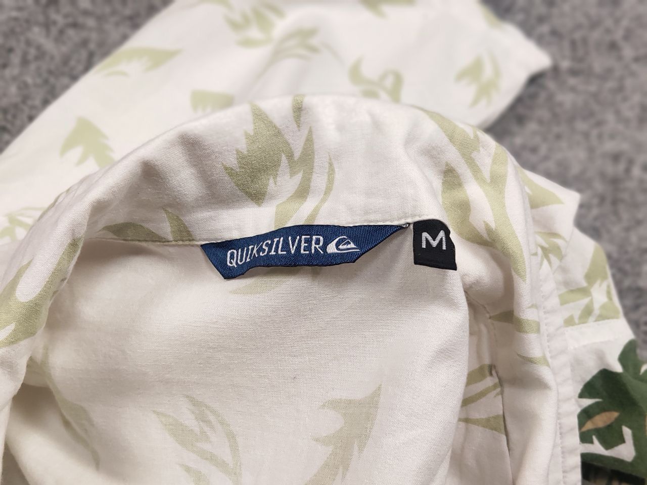 Quiksilver Vintage Quiksilver hawaiian Art Light Cotton Blend Shirt Size US M / EU 48-50 / 2 - 14 Thumbnail