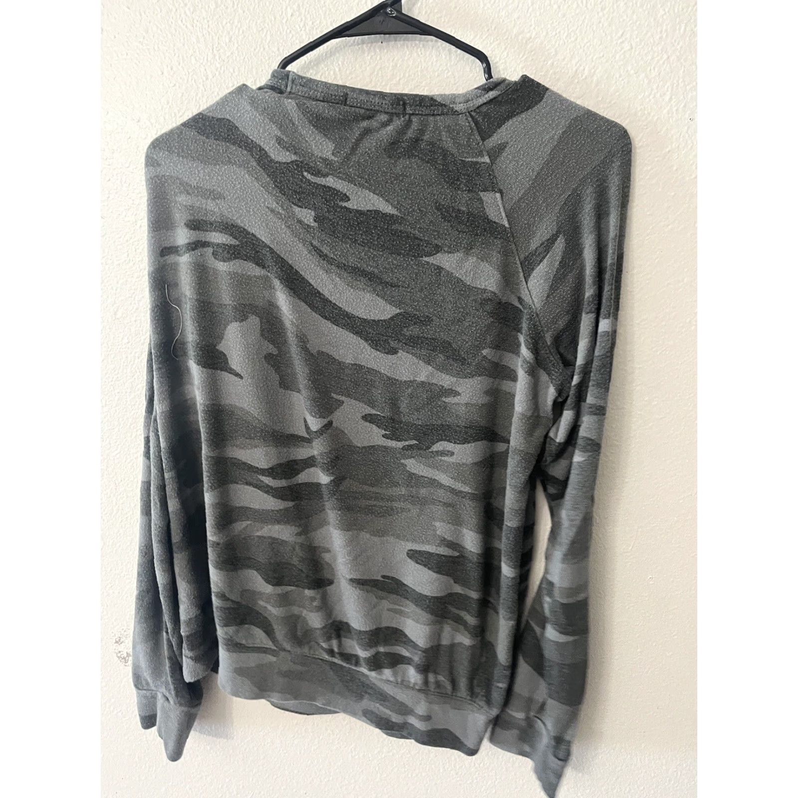 Buffalo David Bitton Buffalo David Bitton Women's Camo Gray Long Sleeve Crew Neck Pullover Shirt Size S Size S / US 4 / IT 40 - 2 Thumbnail