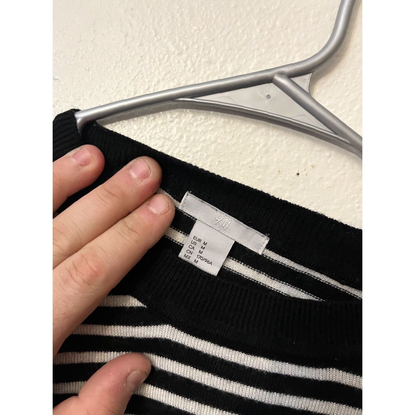H&M H&M Sweater Womens Size M Black White Stripe Knit Crew Neck Button Accents Pullover Casual Workwear Fall Winter Size M / US 6-8 / IT 42-44 - 2 Thumbnail
